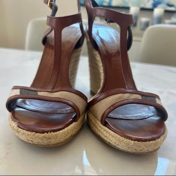 Burberry wedges - Picture 8 of 9